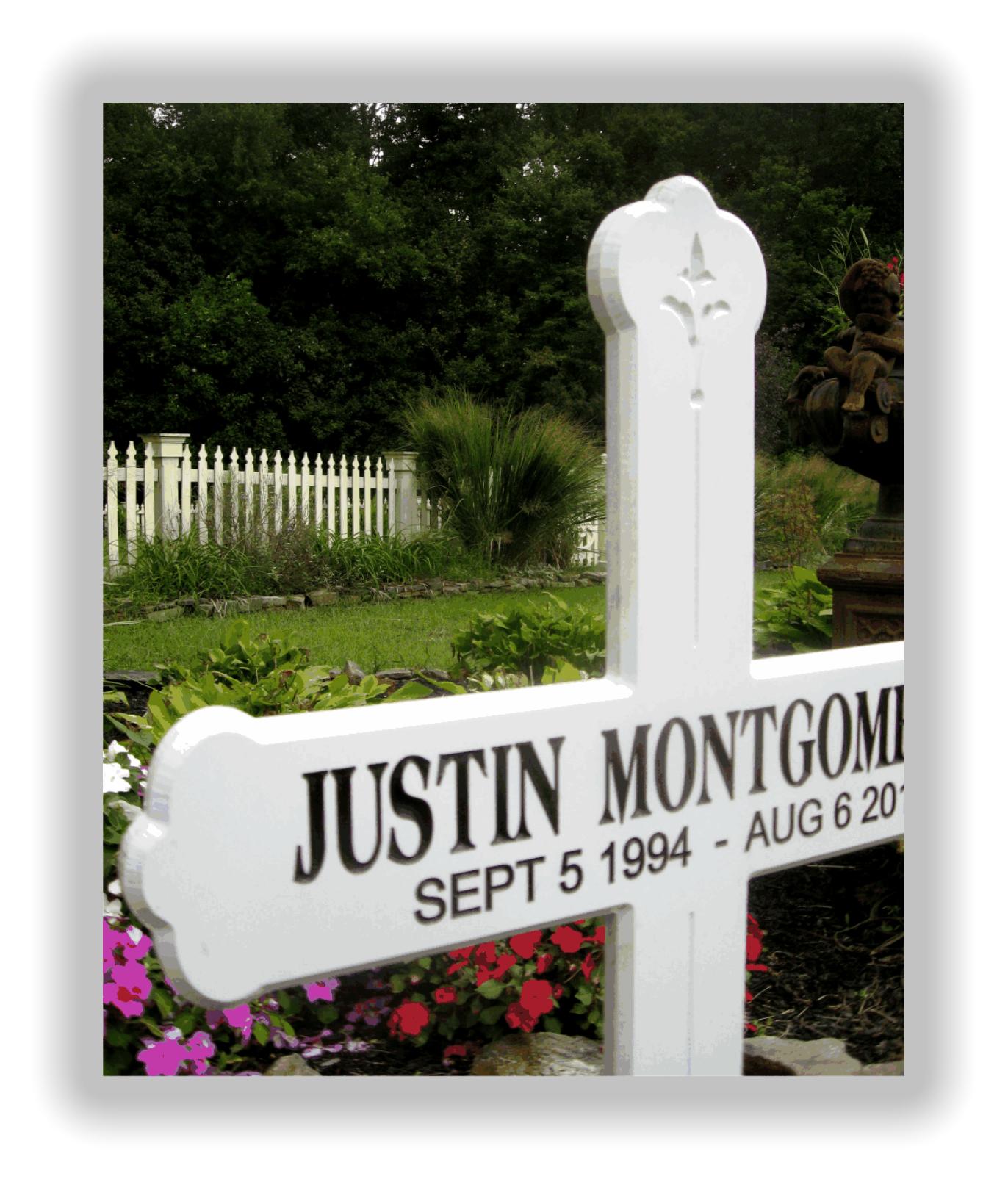 Beautiful roadside memorial with wings and picture roadwaycross.com