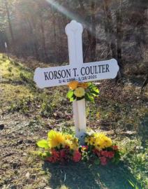 Standard cross with flowers