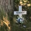 Biker style memorial crosses weatherproof, Denkmal am Straenrand im Biker-Stil, Monumento al borde de la carretera de estilo motero