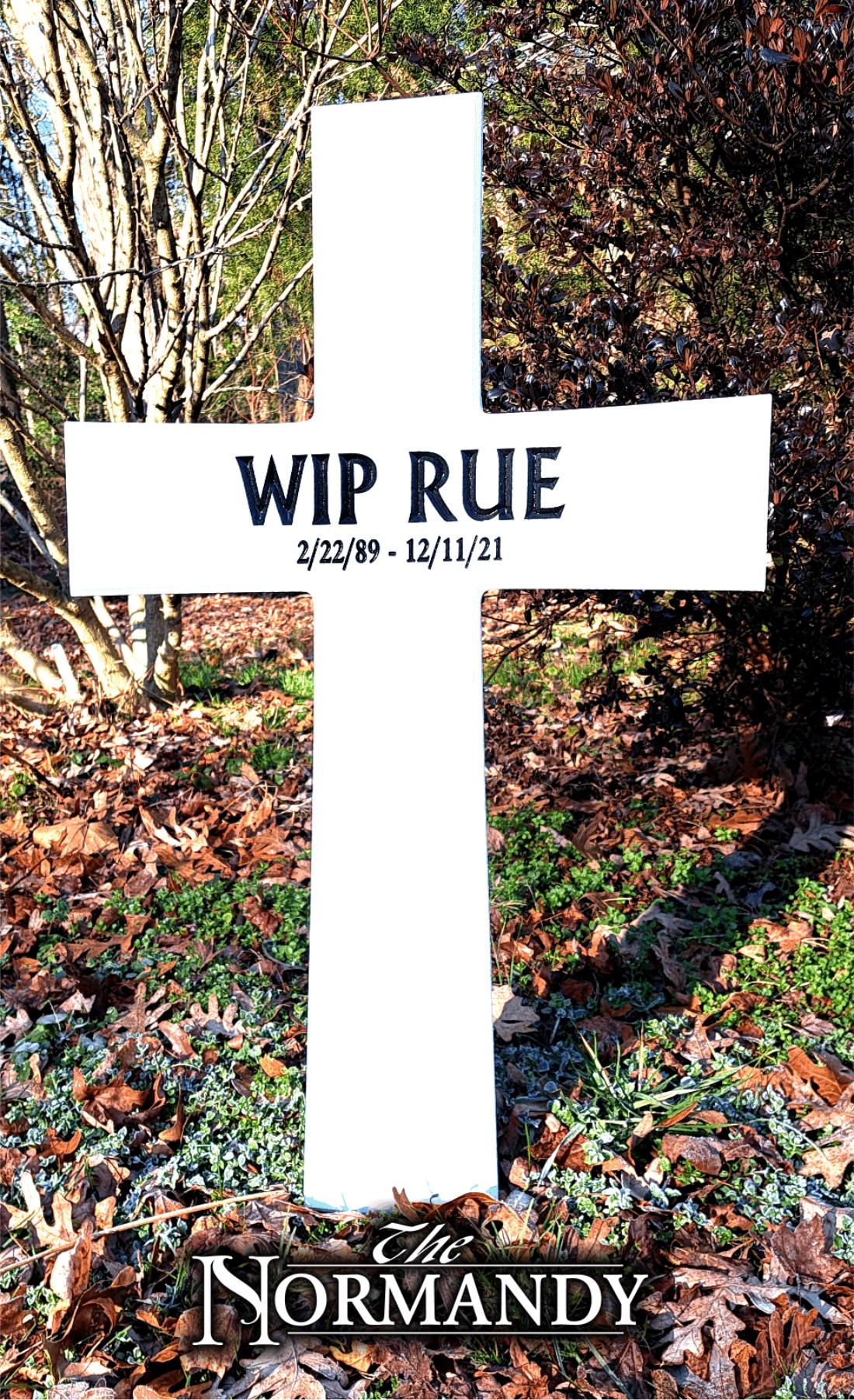 Biker style memorial crosses weatherproof, Denkmal am Straenrand im Biker-Stil, Monumento al borde de la carretera de estilo motero